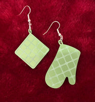 Oven mitt earrings