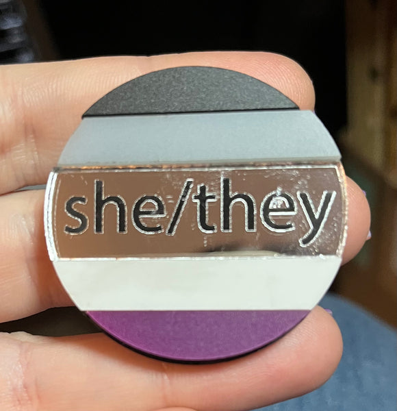 Asexual Pride pronoun pin